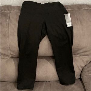 ⭐️ NWT OLD NAVY ACTIVE HIGH RISE FITTED CROP ⭐️